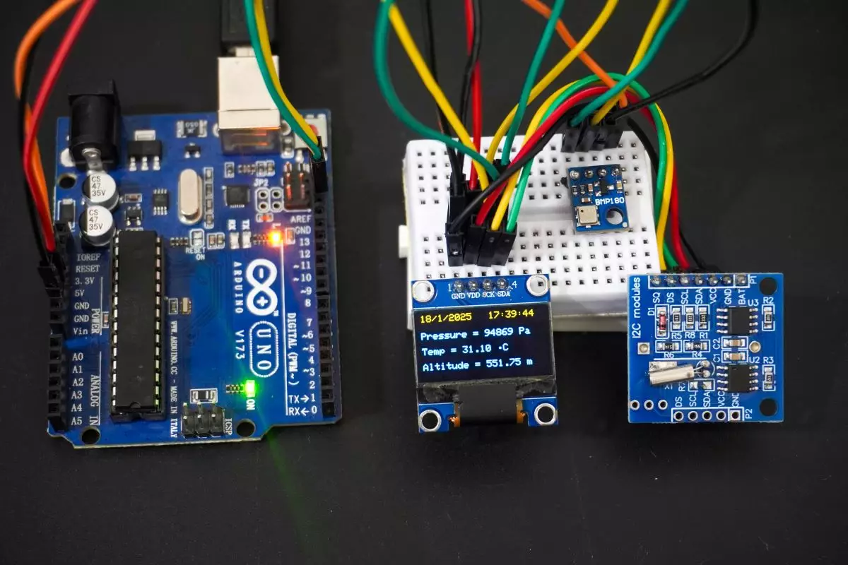 Hardware-interfacing-RTC-OLED-BMP180